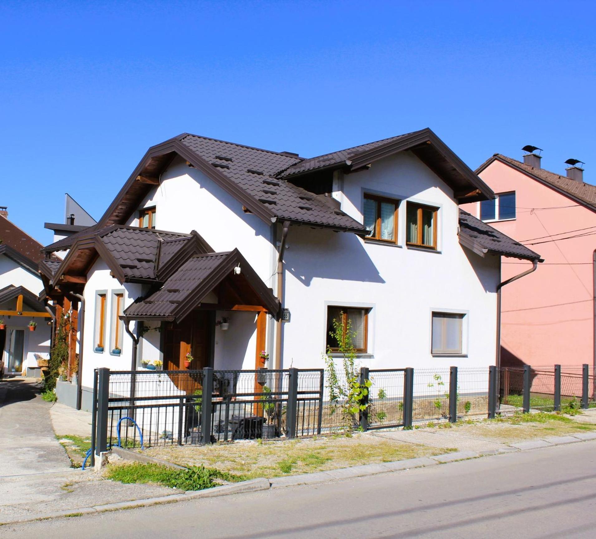 Svila Apartmani Біхач Екстер'єр фото